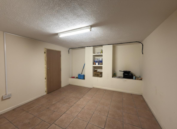 Shop and Maisonette  (9).png