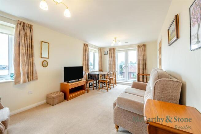 8699483-interior14.jpg