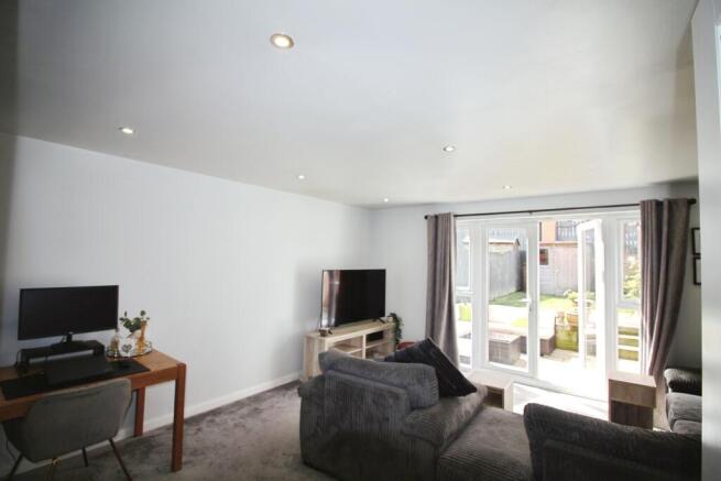3 bed Semi-Detached for sale Image 6