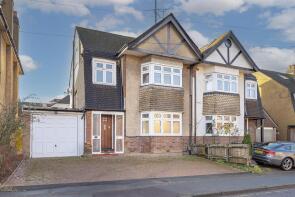 12, Crossway, Harpenden AL5 4RA