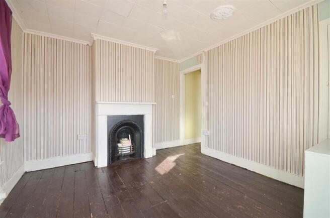 Bedroom 1 - Newport - Isle of Wight Estate Agents 