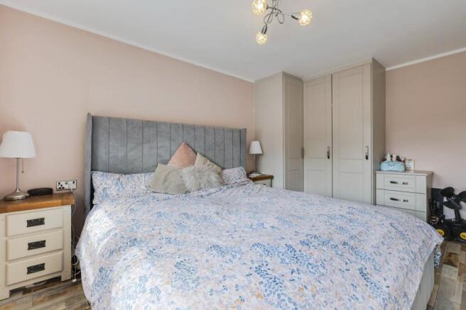 3 bed Terraced for sale Image 9