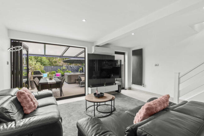 8 Beeching Stoke, SL7 1JH (LOW RES)-11