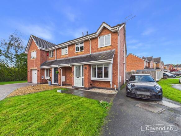 3-bed semi-detached on Thornhill Close, Broughton, CH4, £250,000