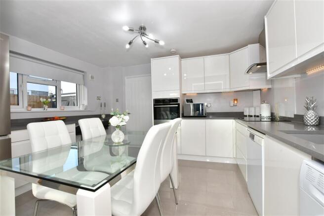 Kitchen/Dining Area
