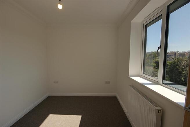 Bedroom 4.jpg