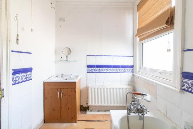 3 bed Terraced for sale Image 11