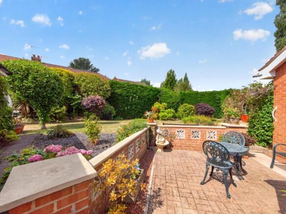 2 bed Semi-Detached Bungalow for sale Image 8