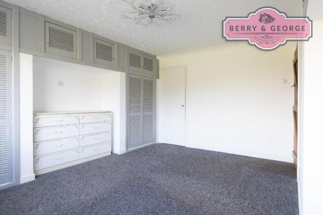 MAIN BEDROOM