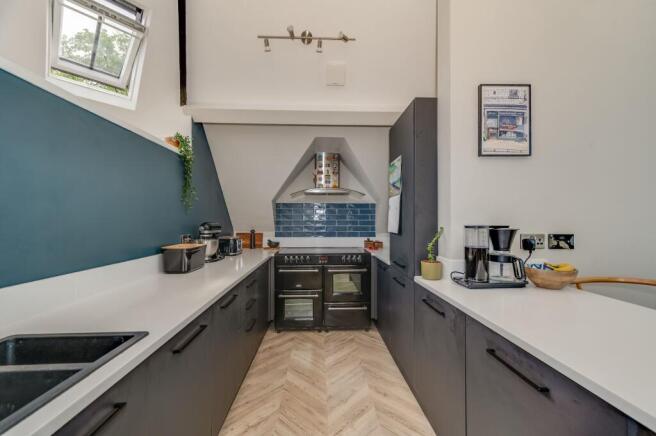 SITTING LIVING DINING ANF KITCHEN