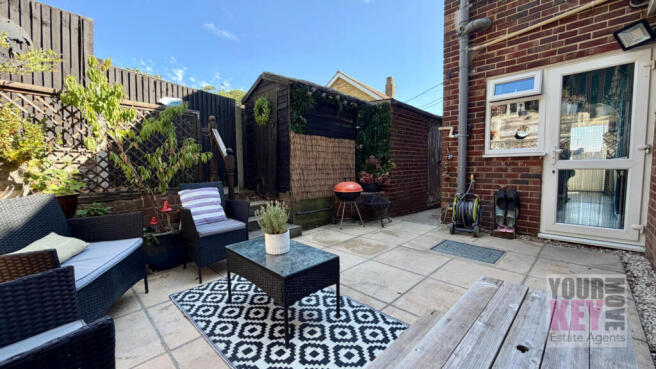 Rear patio garden at Tunstall Road in Canterbury l
