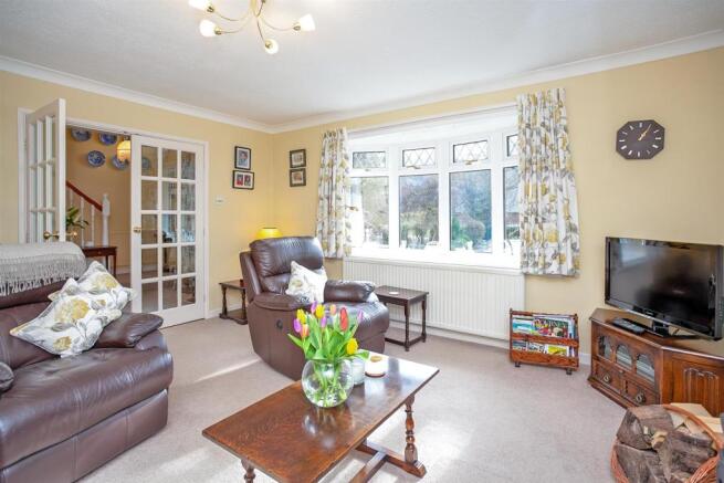 Living Room 2.jpg