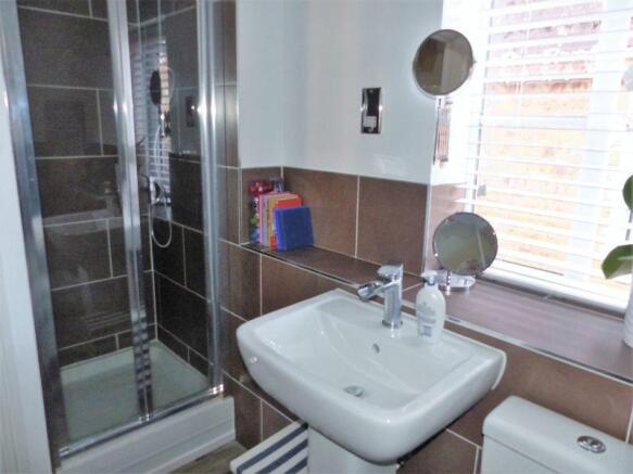 Family Bathroom 2