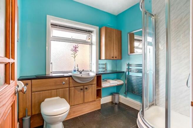 SHOWER ROOM