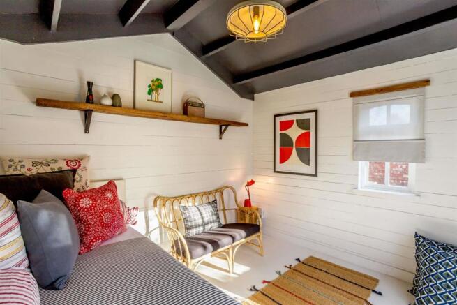 8443272-interior01-800.jpg