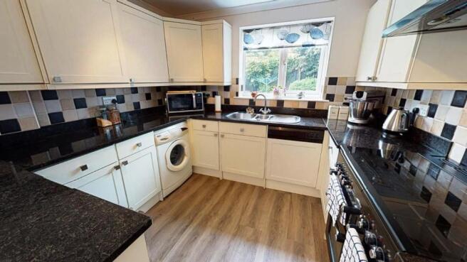 KITCHEN / DINING ROOM