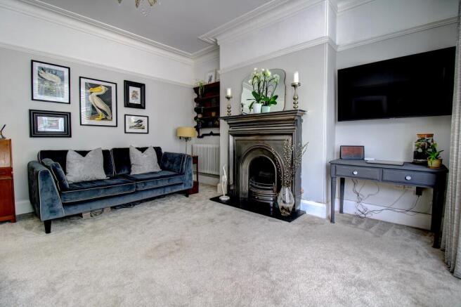 Lounge (alt view)