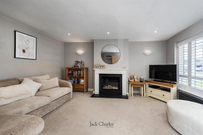 76 Brookmead, TN11 9EZ 002.jpg