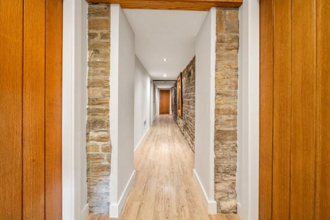 4 bed Barn Conversion for sale Image 8