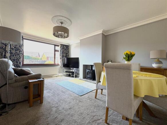 3 bed Semi-Detached Bungalow for sale Image 8