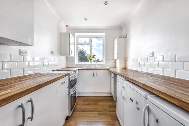 2-bed flat on Stanley Way, Orpington, £250,000