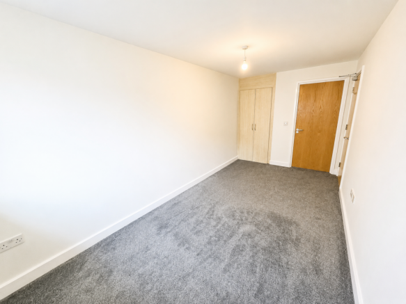 2 bed Flat to rent Image 9