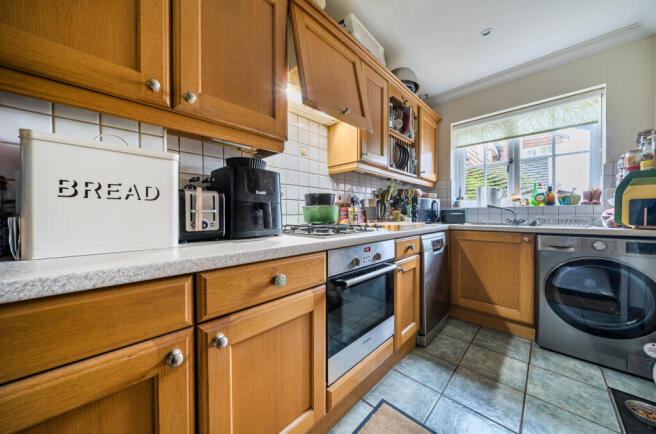 1416946-6-6995c5b...