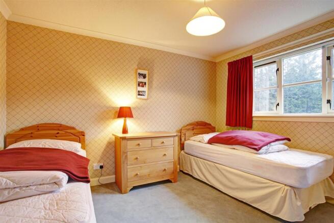 BEDROOM 2.jpg
