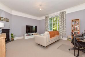 Flat D, Monks Horton, Sandhurst Road, Tunbridge Wells TN2 3JU