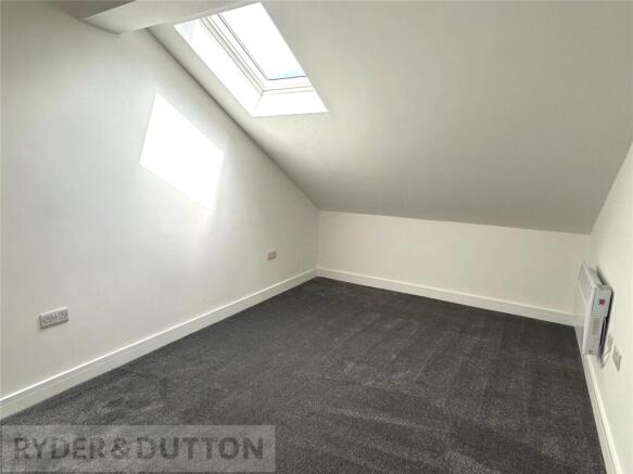 3 bed Apartment to rent Image 11