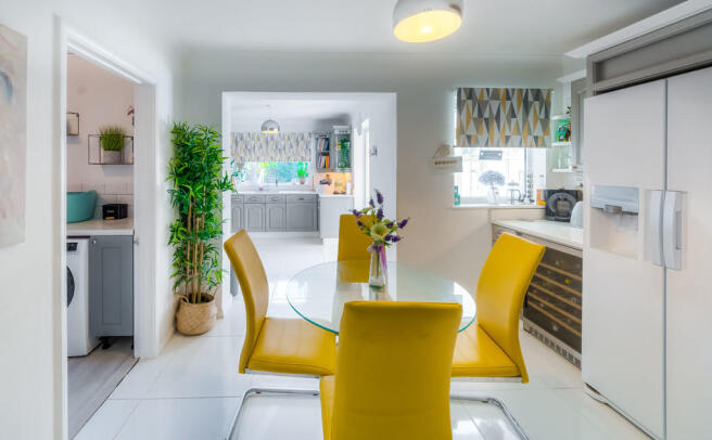 Kitchen/breakfast...
