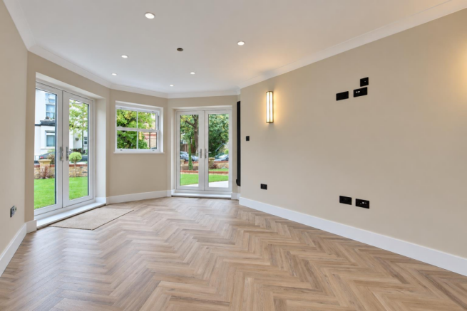Bright Modern Bay Window Living Room.png