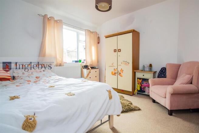 3 bed Flat for sale Image 7