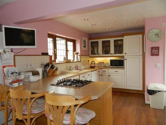 Kitchen Photo 3
