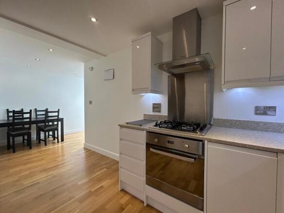 2 bed House for sale Image 7