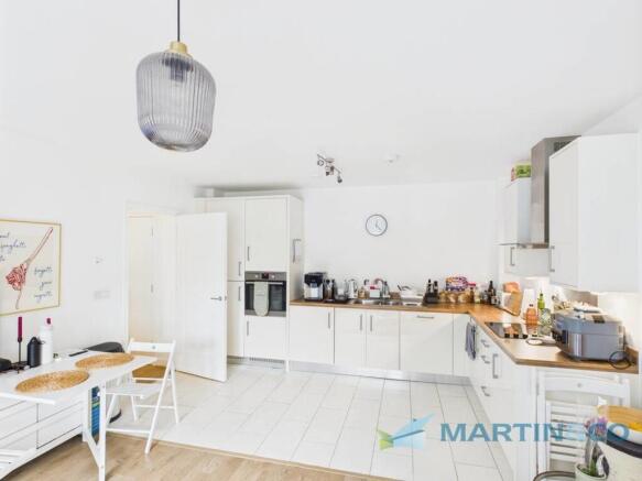 CAM02145G0-PR0071...