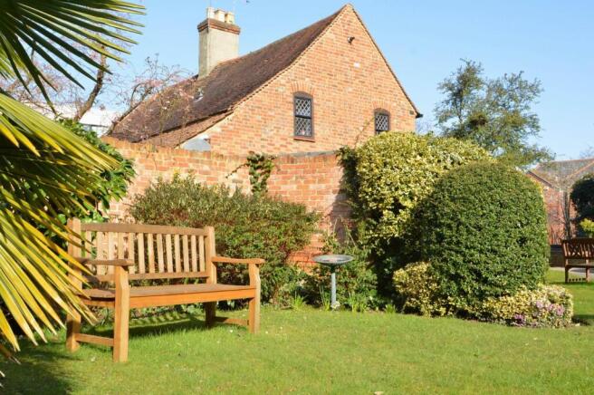 Bridge Court, Springfield Meadows, WEYBRIDGE, KT13 photo 3