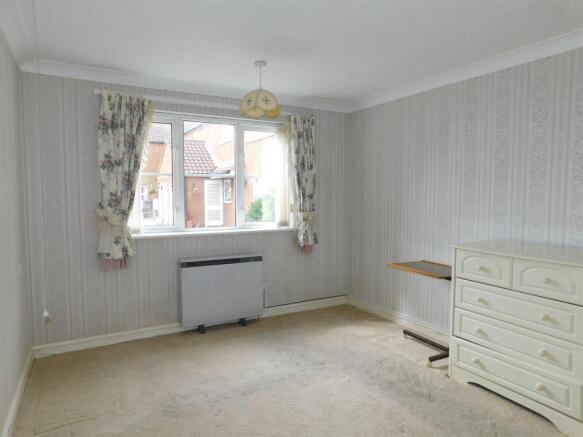 Bedroom 1b