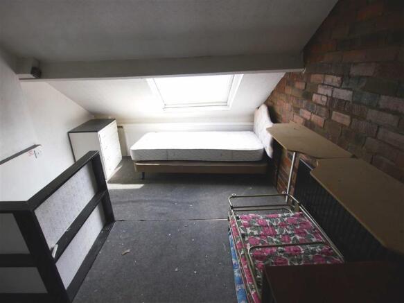 LOFT ROOM ONE