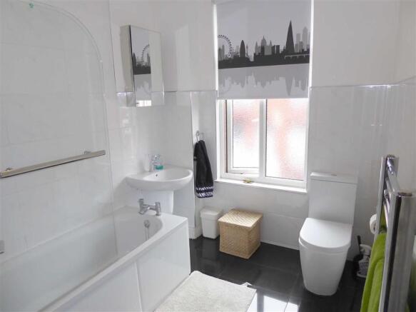 Bathroom / WC: