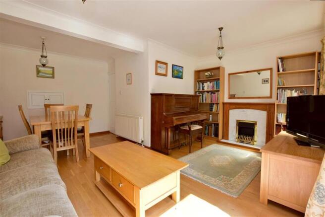 Lounge/Dining Room