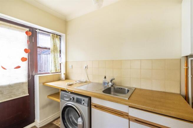 3 bed Bungalow to rent Image 12