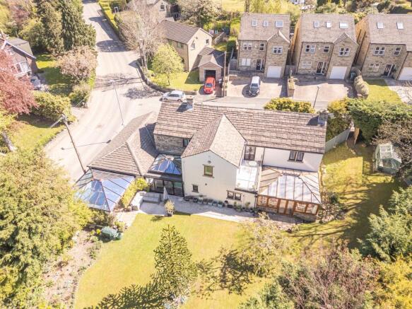 5 bed Detached for sale Image 4