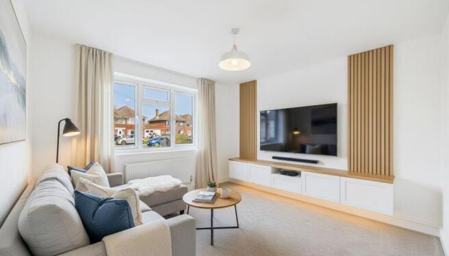 Living Room / Additional Bedroom