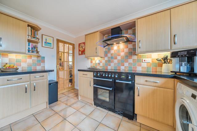 Langdale Road, Thame photo 4