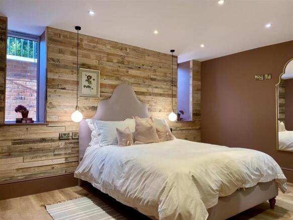 3 bed Apartment for sale Image 6