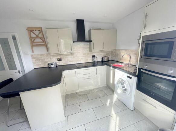 2 bed Cottage for sale Image 10