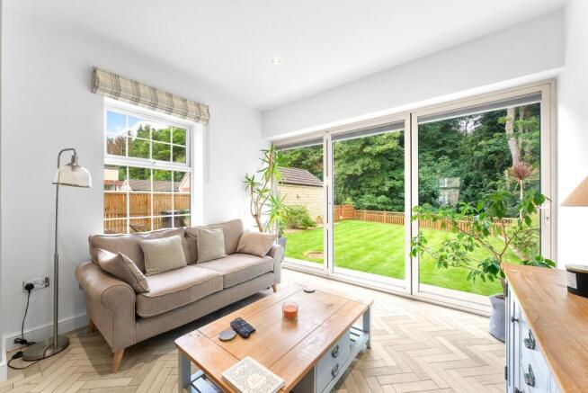 4 bed Semi-Detached for sale Image 7