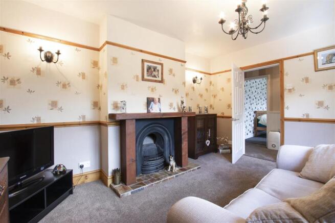 Living Room3.jpg