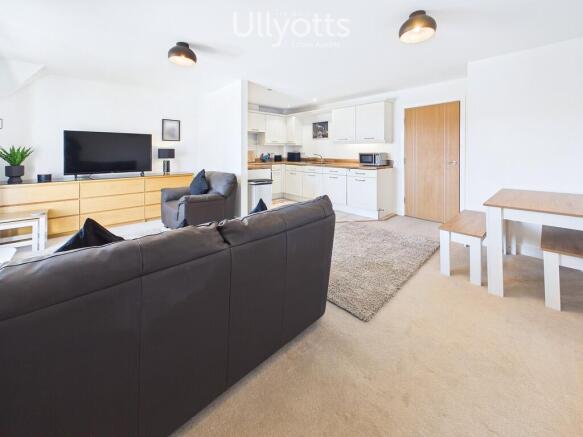 2 bed Flat for sale Image 7